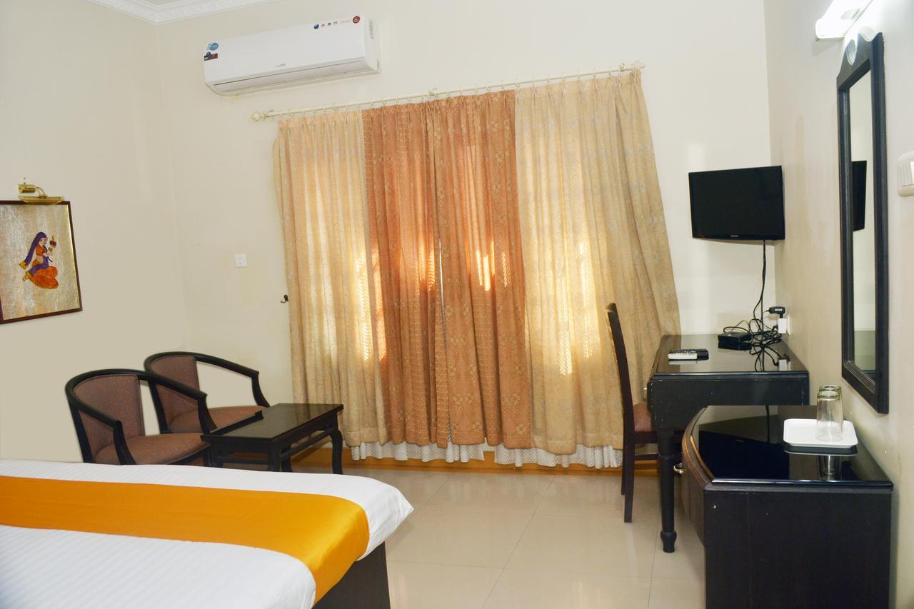 Hotel Capital O 46475 Gd International Redfort Nilambūr Exterior foto